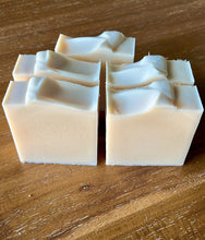 Load image into Gallery viewer, Fresh Snow Soap Bar