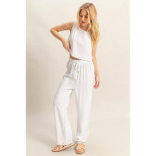 Load image into Gallery viewer, White Sleeveless Top And Pants Set
