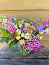 Load image into Gallery viewer, Preorder | Mother&#39;s Day Flower Arrangements
