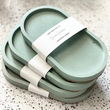 Load image into Gallery viewer, Oval Concrete Tray
